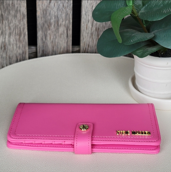 Steve Madden Vibrant Pink Wallet - Picture 3 of 7